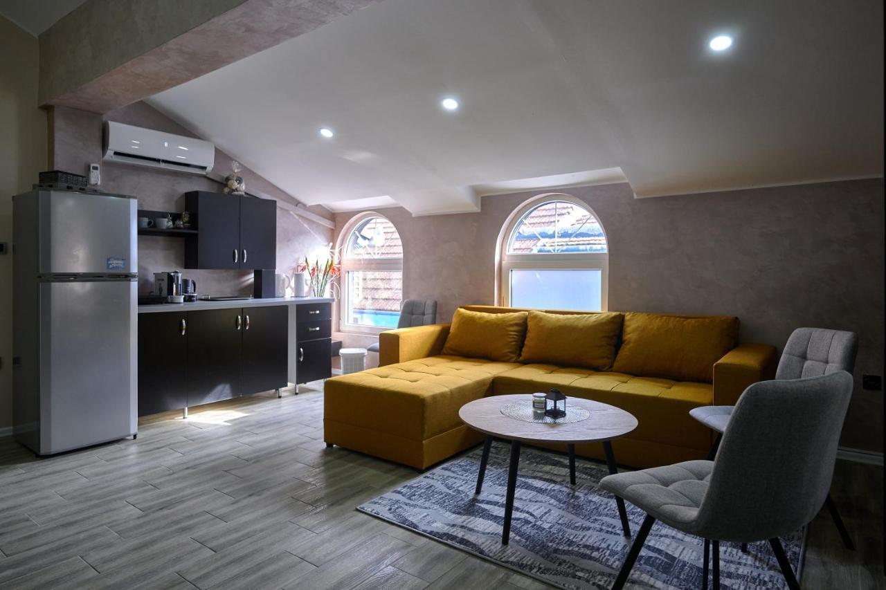 Vanimi Lux Apartmani Kikinda Ngoại thất bức ảnh