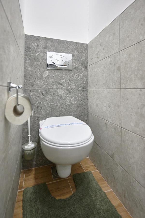 Vanimi Lux Apartmani Kikinda Ngoại thất bức ảnh