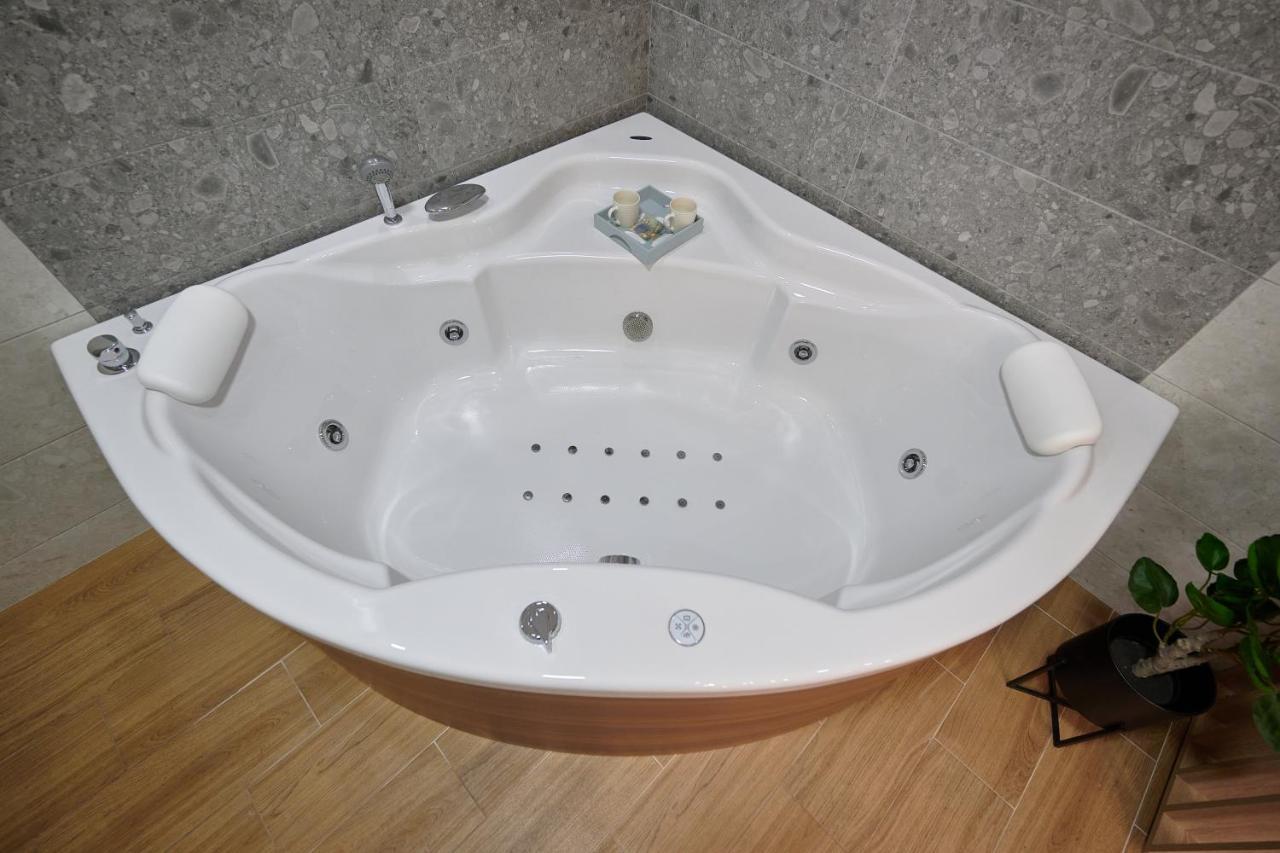 Vanimi Lux Apartmani Kikinda Ngoại thất bức ảnh