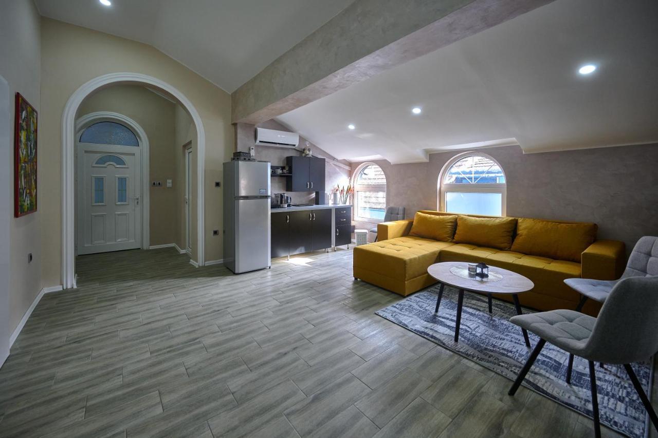 Vanimi Lux Apartmani Kikinda Ngoại thất bức ảnh