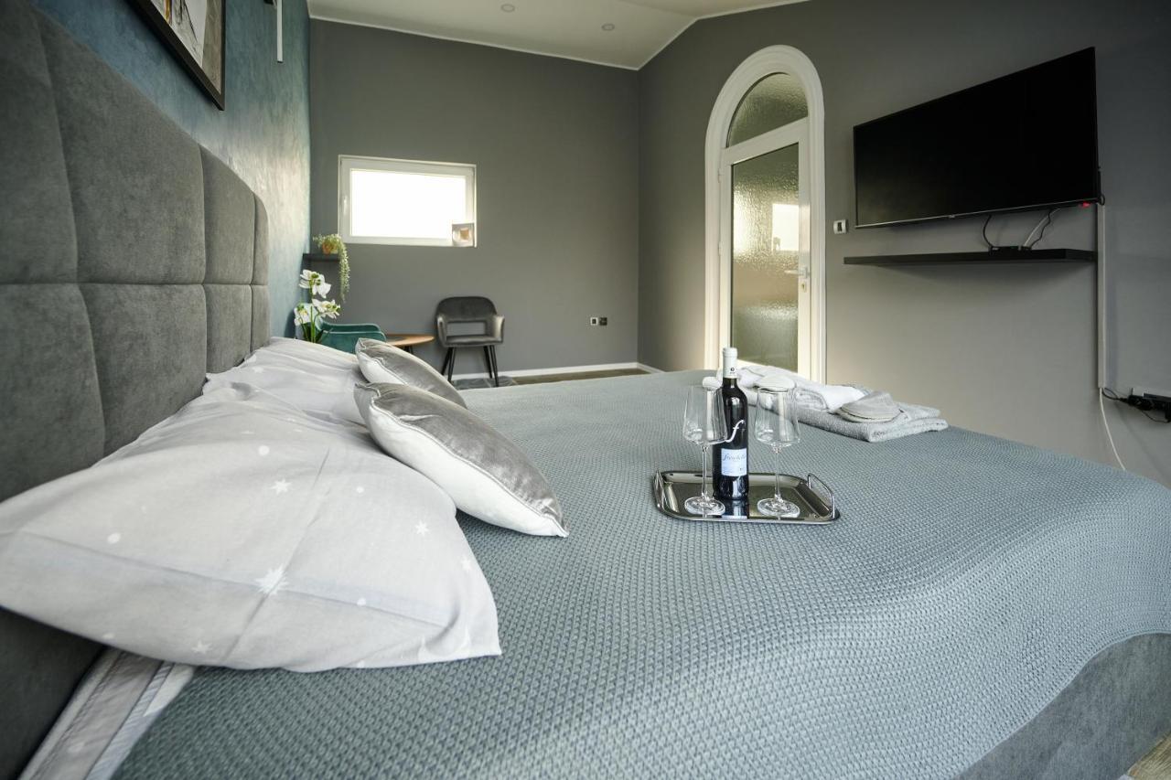 Vanimi Lux Apartmani Kikinda Ngoại thất bức ảnh