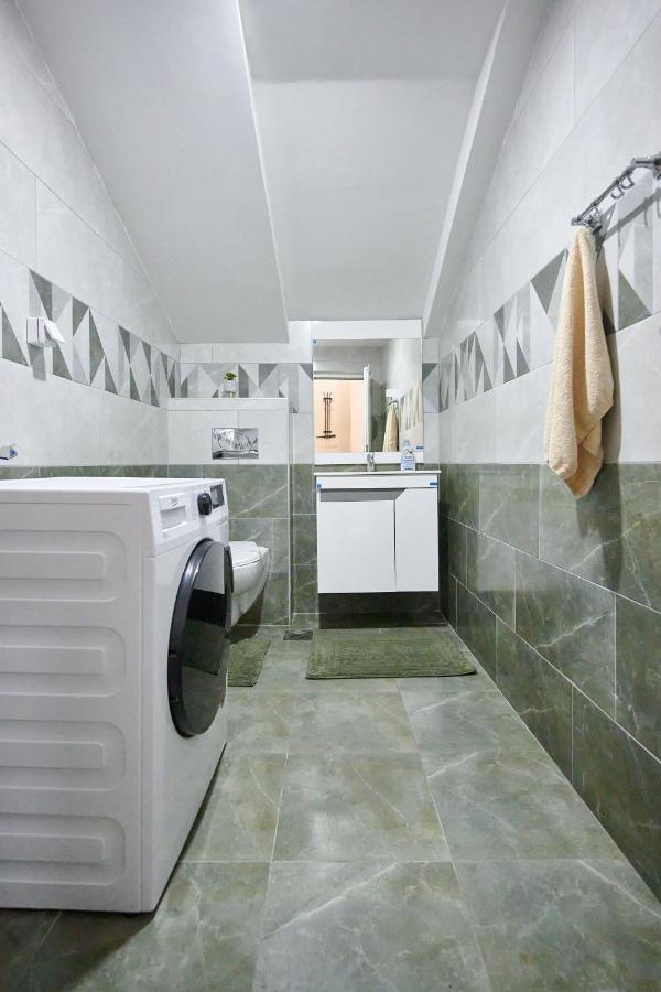 Vanimi Lux Apartmani Kikinda Ngoại thất bức ảnh